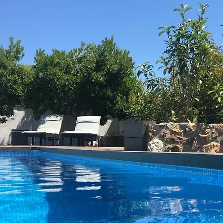 בית נופש Vila 3 *