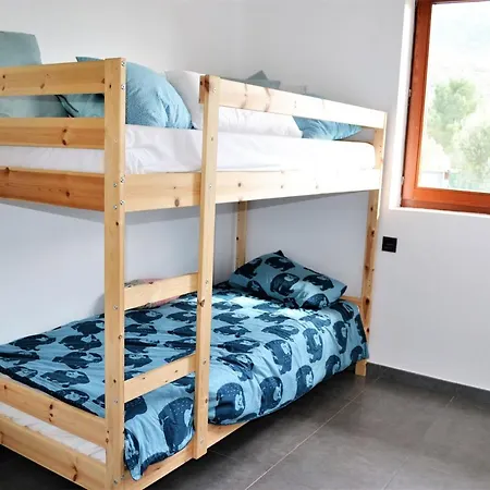 בית נופש Vila 3 Llança