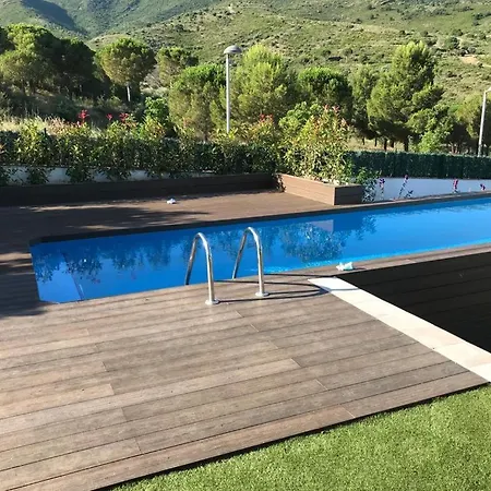 Vila 3 * Llanca